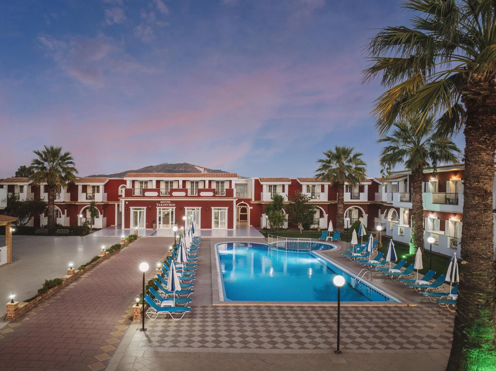 לגאנאס Yakinthos Hotel מראה חיצוני תמונה