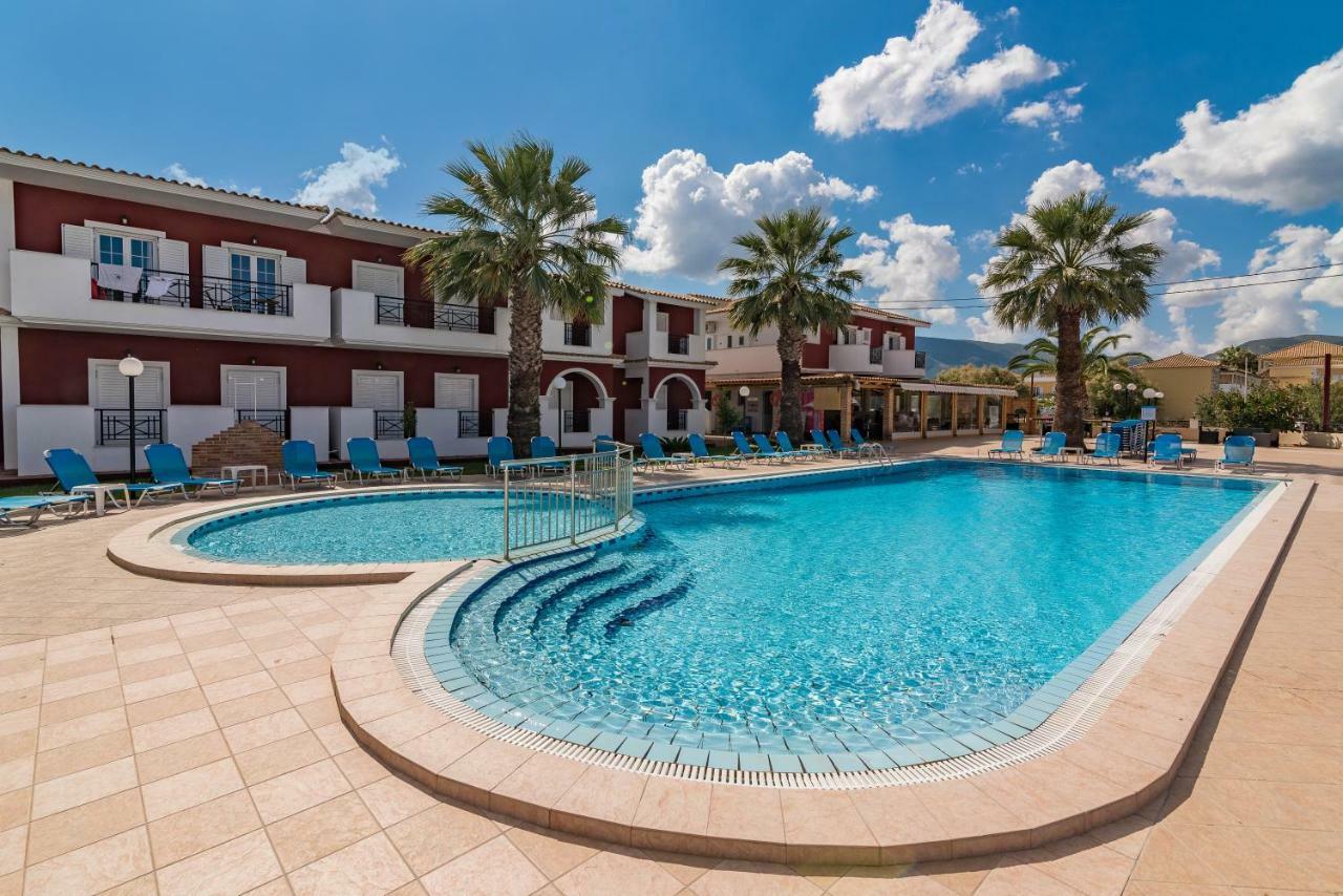 לגאנאס Yakinthos Hotel מראה חיצוני תמונה