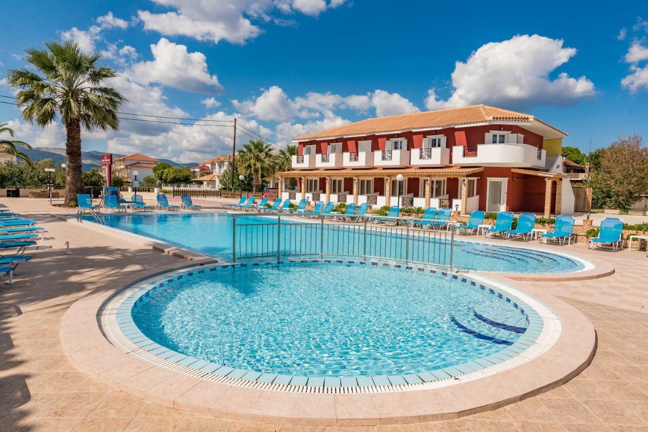 לגאנאס Yakinthos Hotel מראה חיצוני תמונה